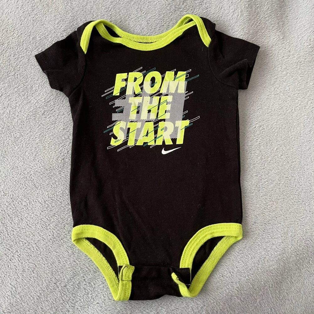 Nike Onesie 0-6 months